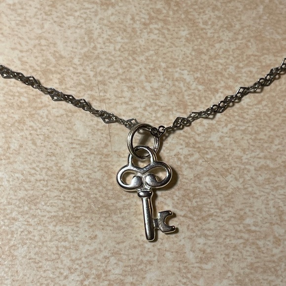 Key necklace - Picture 2 of 2